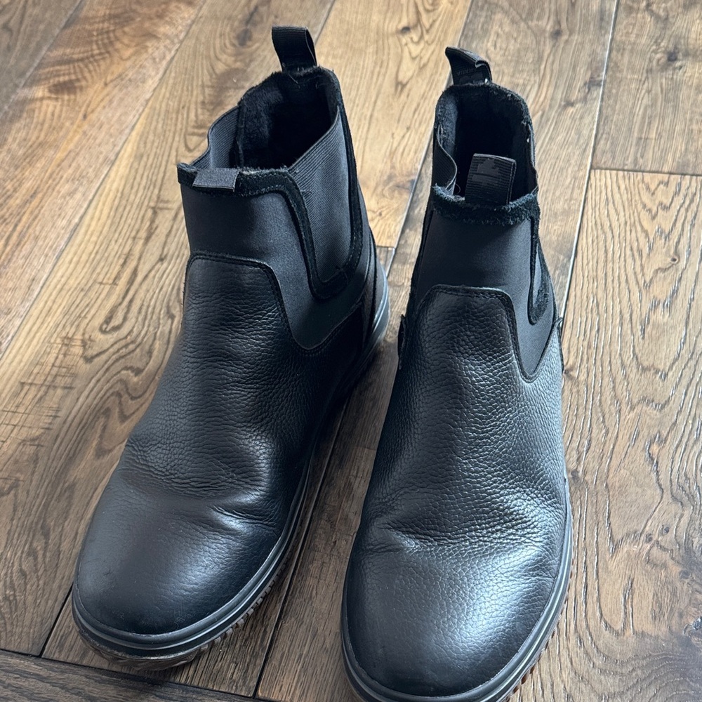 Pajar Men's Black Leather Waterproof Chukka Boots